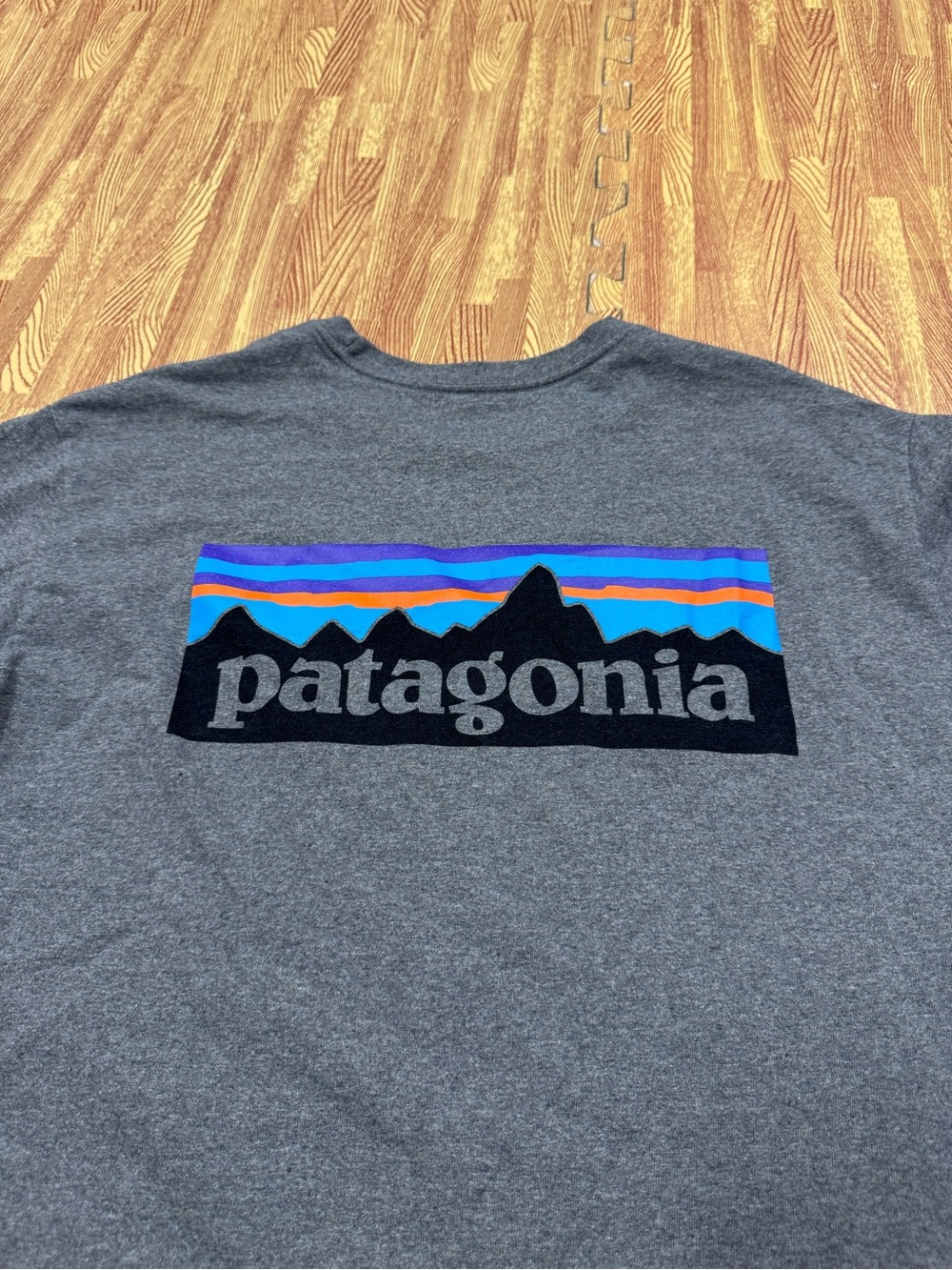 Patagonia Responsibili-tee Gray Logo Long Sleeve Shirt Men Size Large L